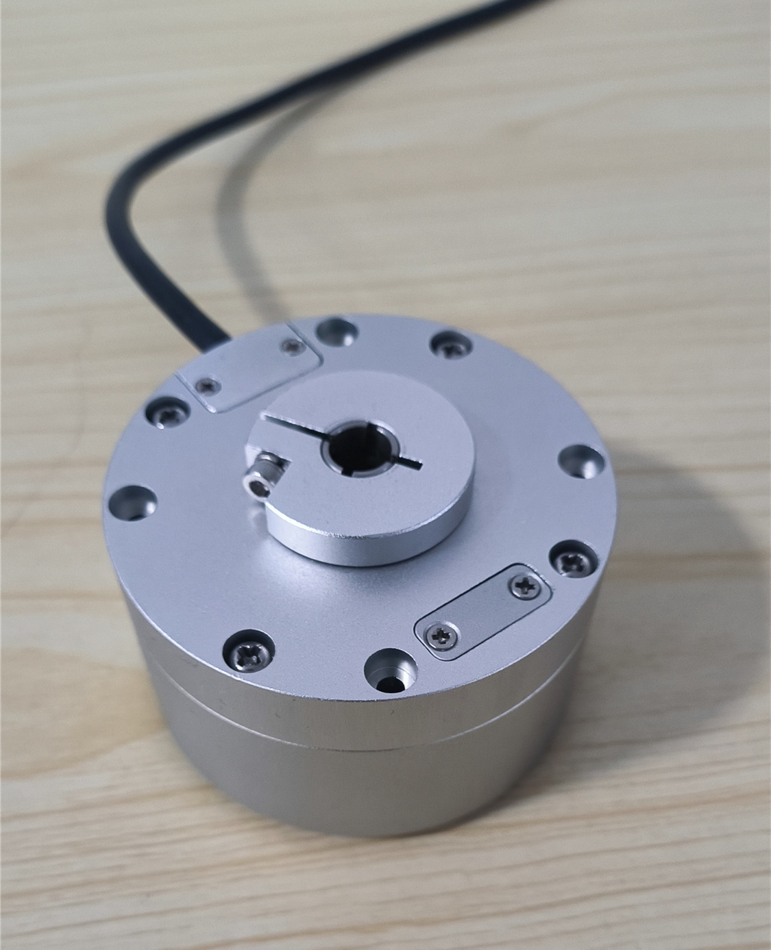 VTC68K08 （百万圈级） 多圈空心角度传感器